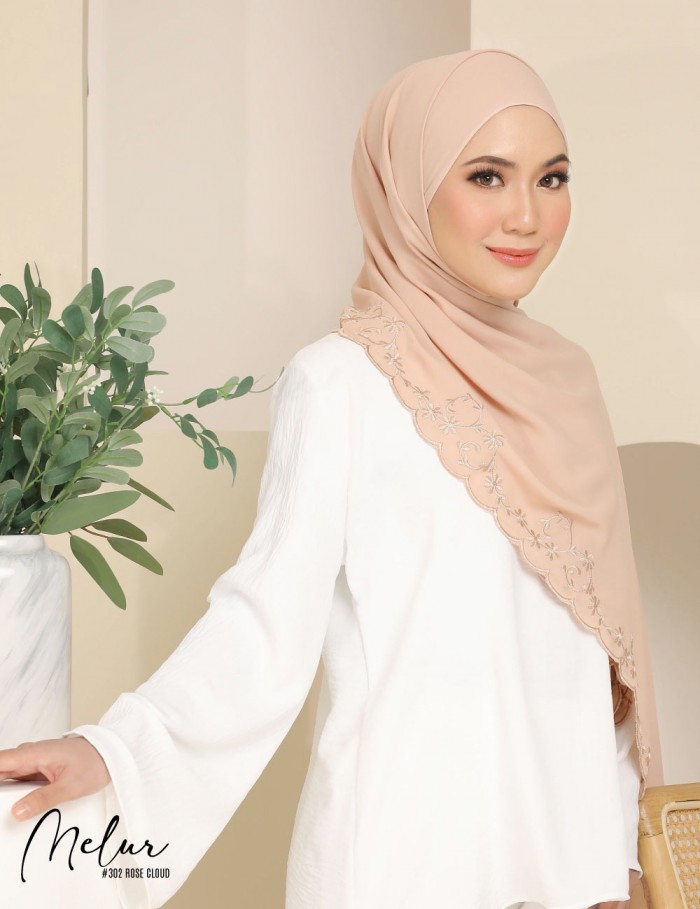 MELUR EMBROIDERY SHAWL (ROSE CLOUD) 302