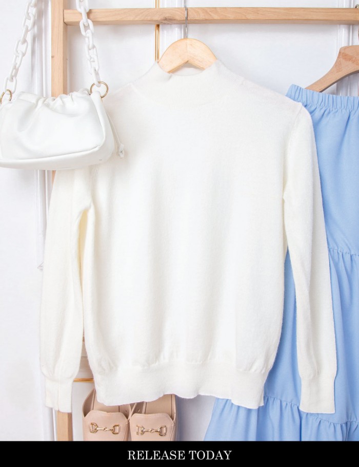 LYDEA KNIT TOP (OFF WHITE) T04
