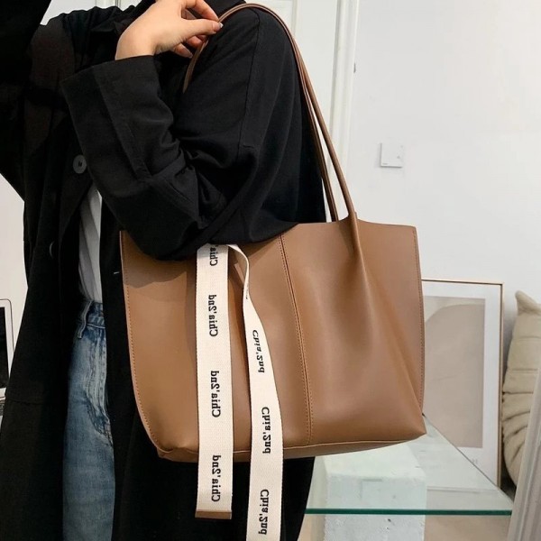 CHIC CHOC HANDBAG (KHAKI) BG050