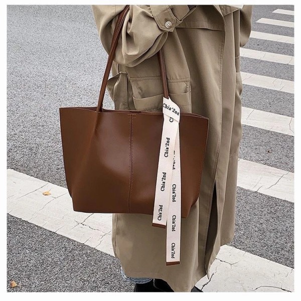 CHIC CHOC HANDBAG (BROWN) BG050